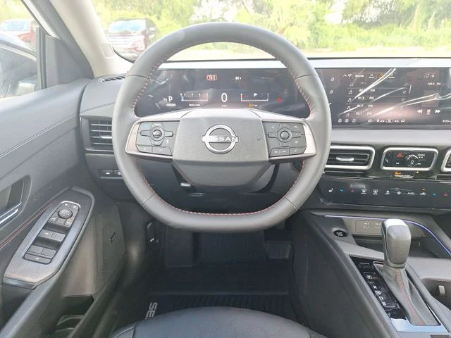 New 2026 Aspen White TriCoat / Super Black Two-tone Nissan SR image 13