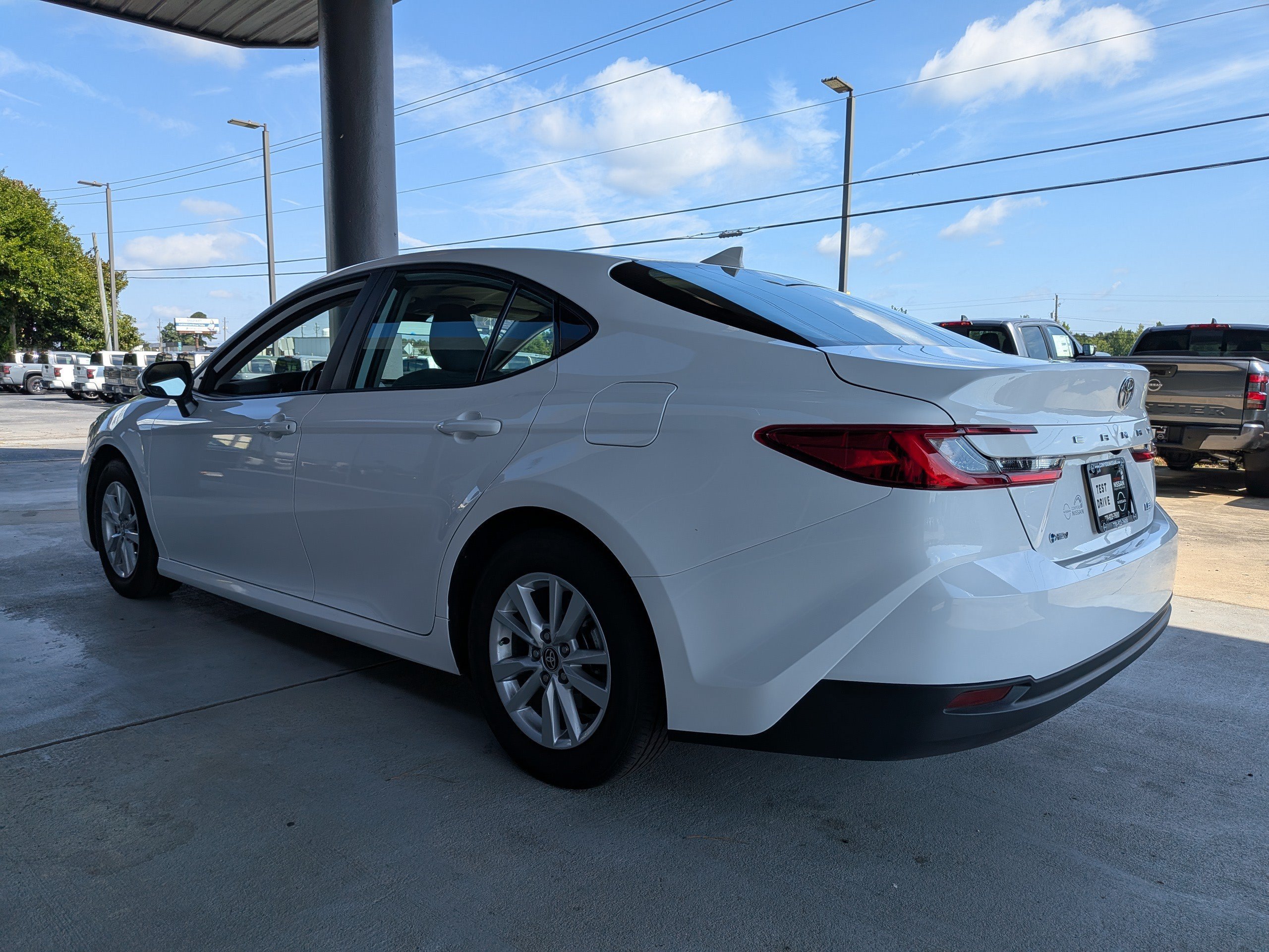 Used 2025 White Toyota LE image 5