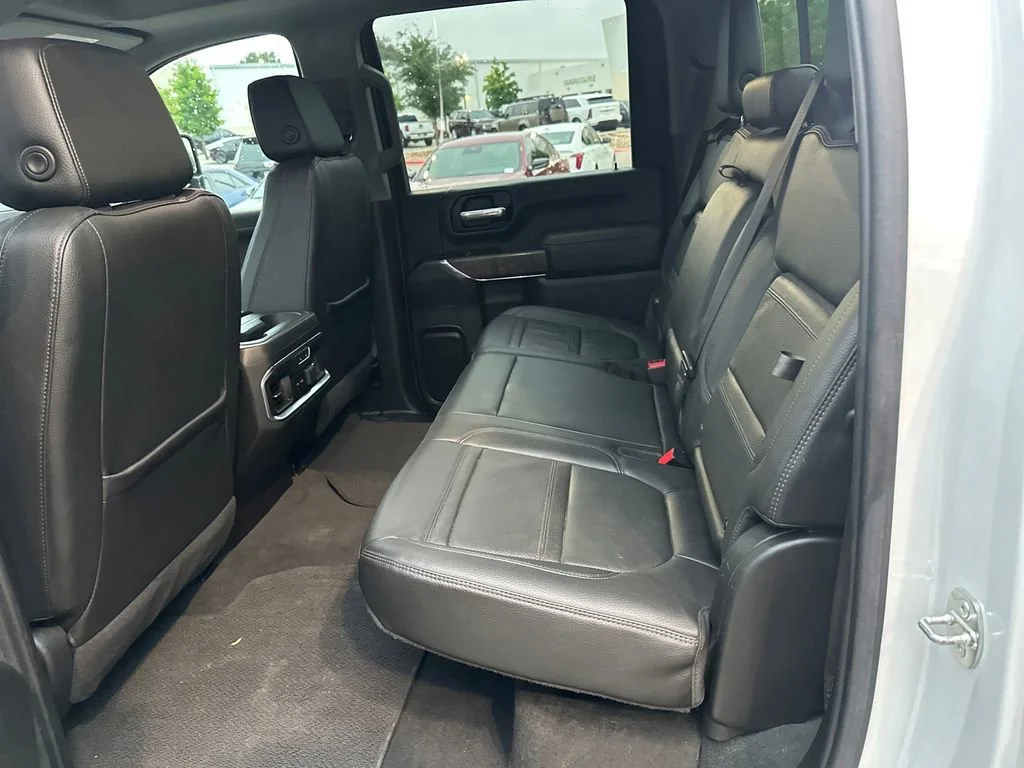 Used 2023 White Frost Tricoat GMC Denali image 28