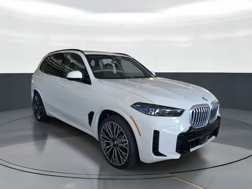 Used 2026 White BMW sDrive40i image 2