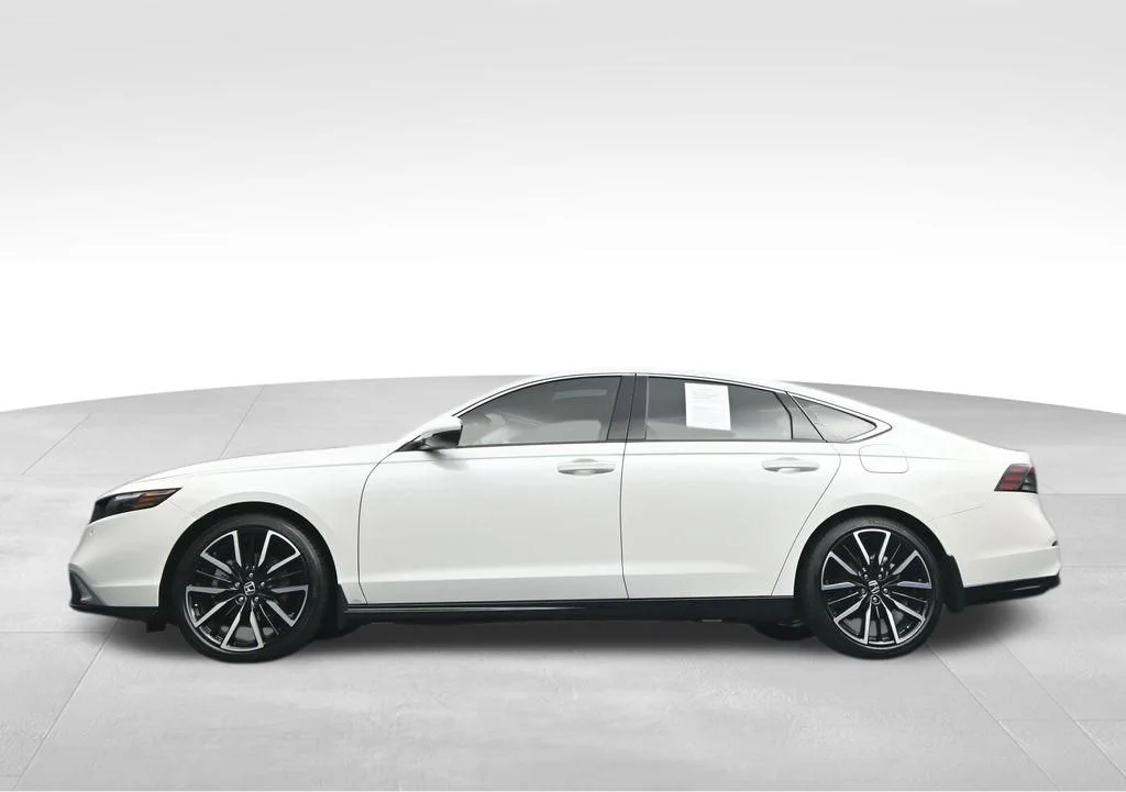 Certified Used 2024 Platinum White Pearl Honda HYBRID TRG image 35