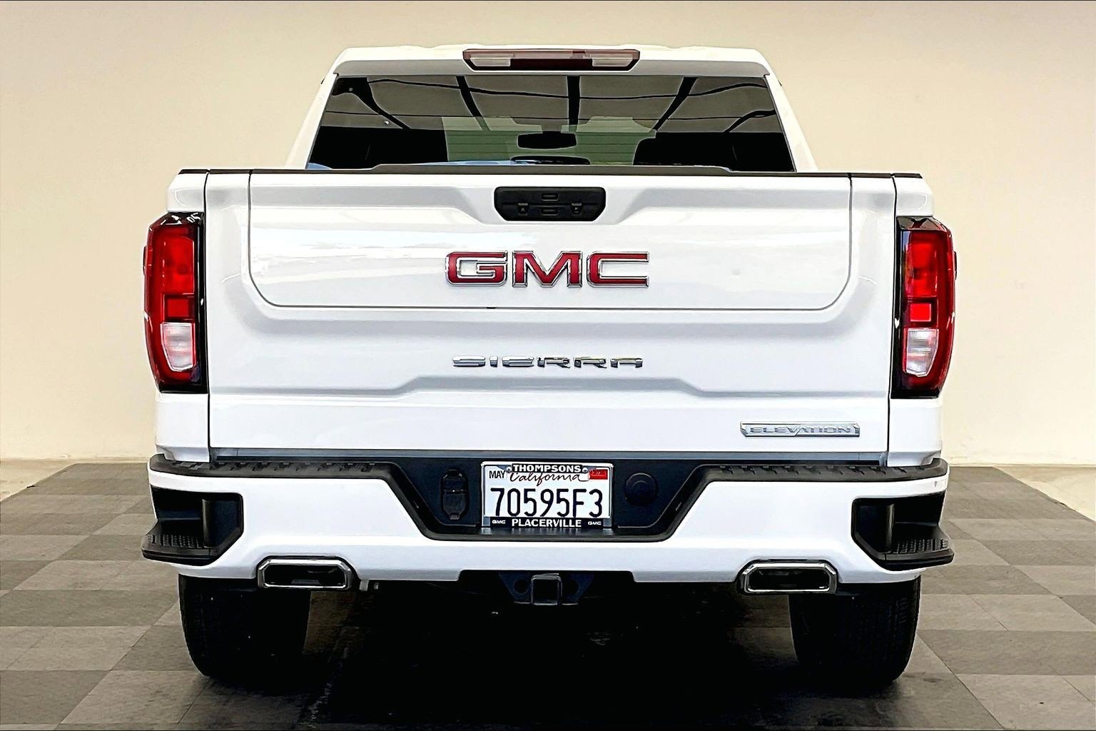 Used 2021 Summit White GMC Elevation image 3