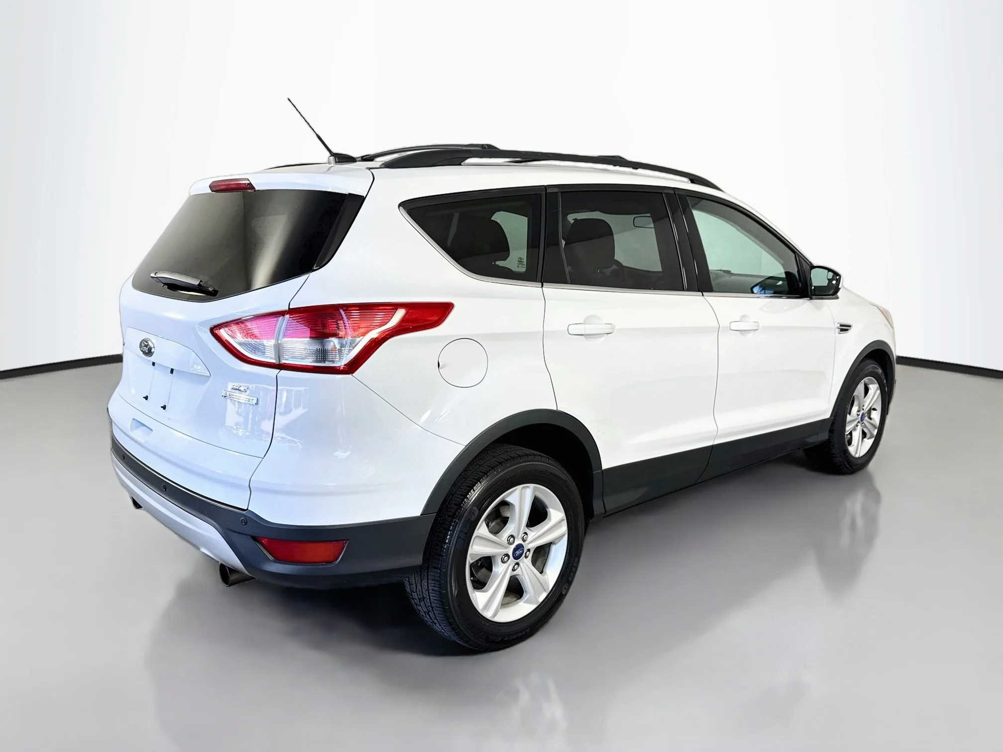 Used 2013 Oxford White Ford SE image 11