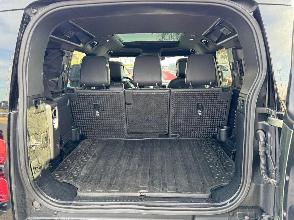 Used 2022 Green Land Rover X-Dynamic HSE image 6