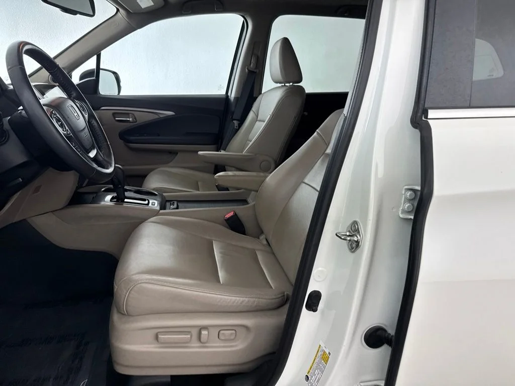 Certified Used 2018 White Honda EX-L image 24