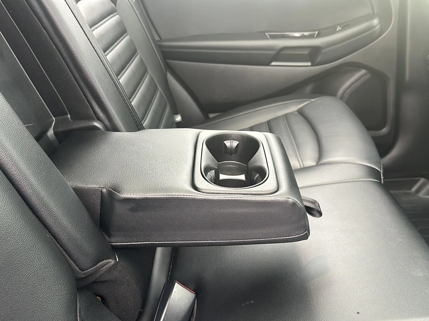 Used 2017 Ingot Silver Ford SEL image 14