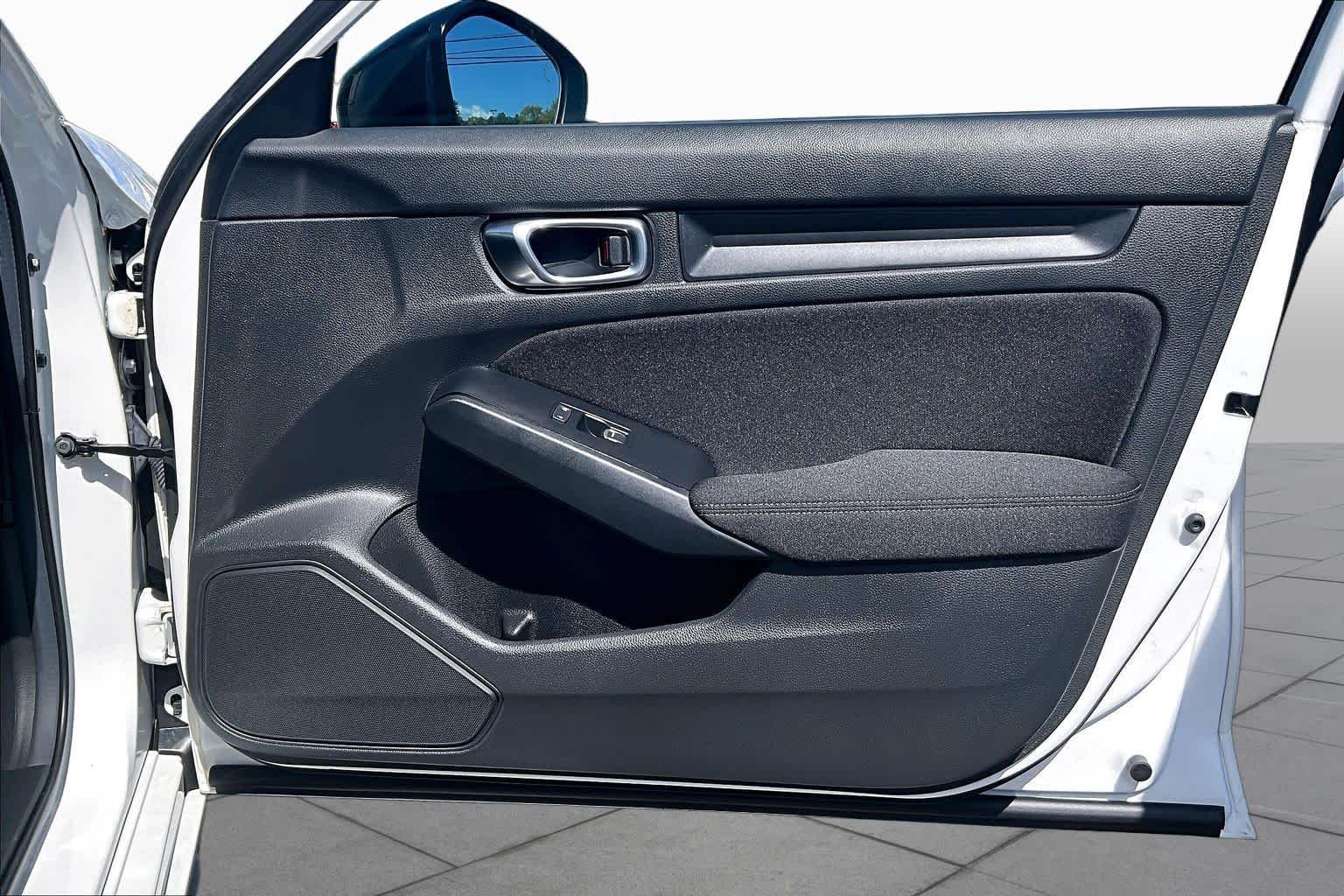 2026 Honda Civic Hatchback Sport - Photo 23