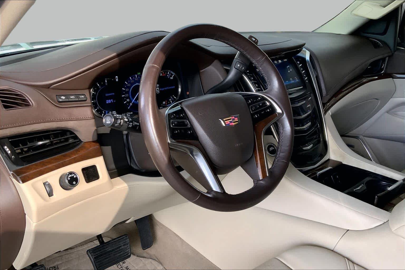 Used 2017 Radiant Silver Metallic Cadillac Luxury image 14