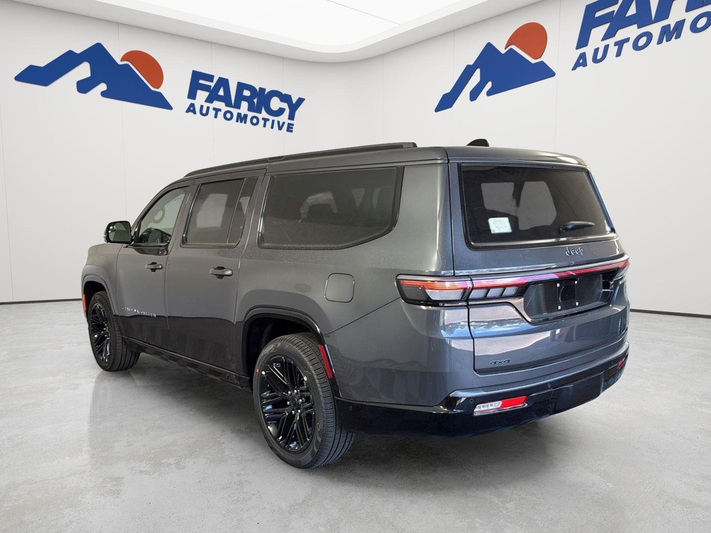 New 2026 Baltic-Gray Metallic Clear-Coat Exterior Paint Jeep Limited Reserve image 6