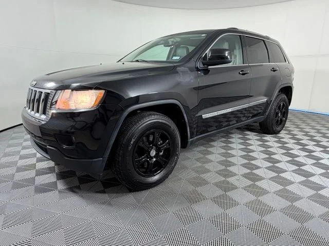 Used 2013 Black Jeep Laredo image 3
