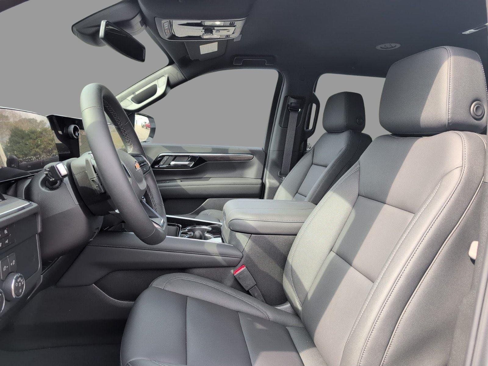 2026 Chevrolet Suburban LT - Photo 11