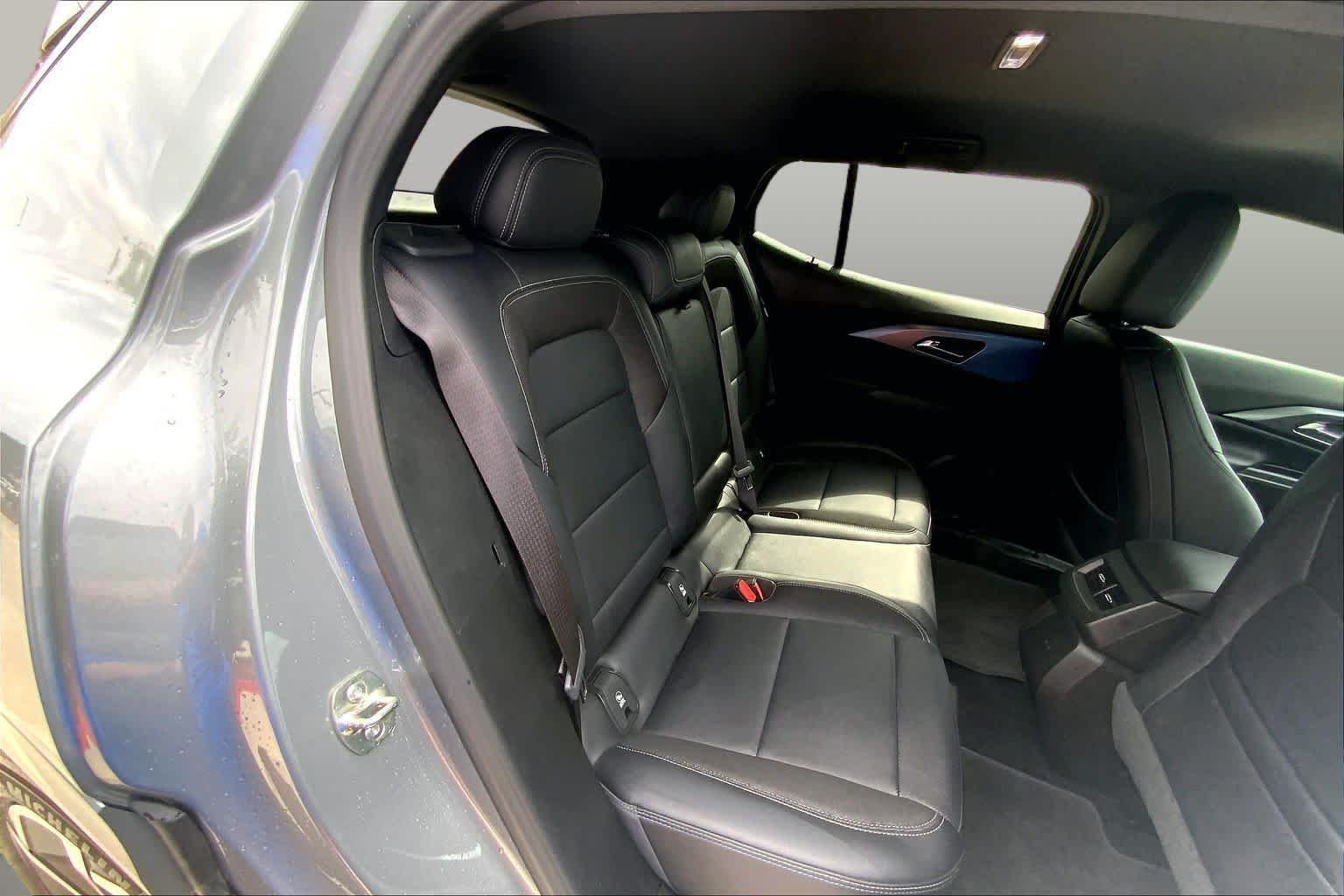 Used 2025 Sterling Gray Metallic Chevrolet LT2 w/PDE image 19