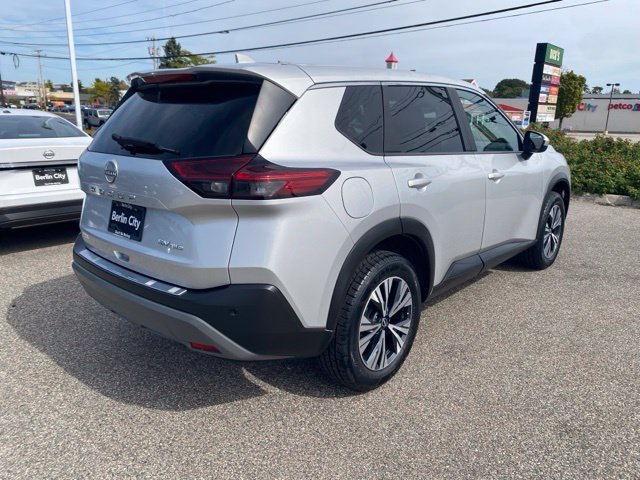 Used 2023 Brilliant Silver Metallic Nissan SV image 3