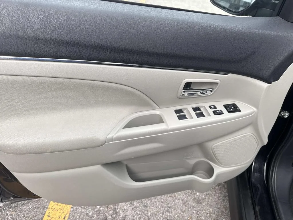 Certified Used 2020 Black Mitsubishi 2.0 SE image 19