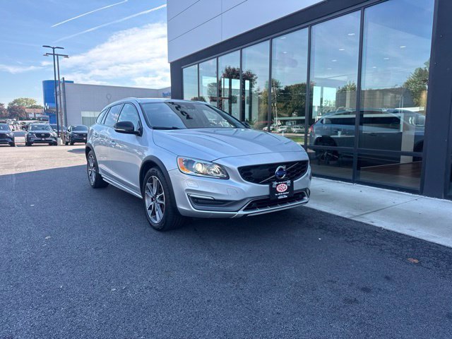 Used 2016 Silver Volvo T5 Platinum image 1