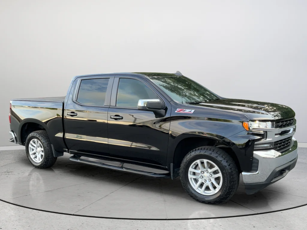 Used 2021 Black Chevrolet LT image 31