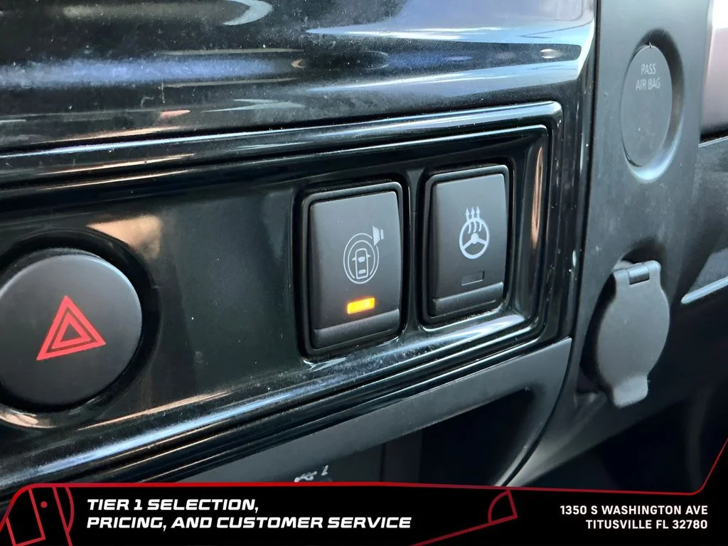 Used 2023 Black Nissan PRO-4X image 49