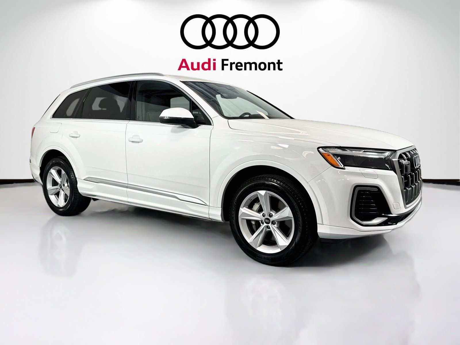 Used 2025 Carrara White Audi Premium image 3