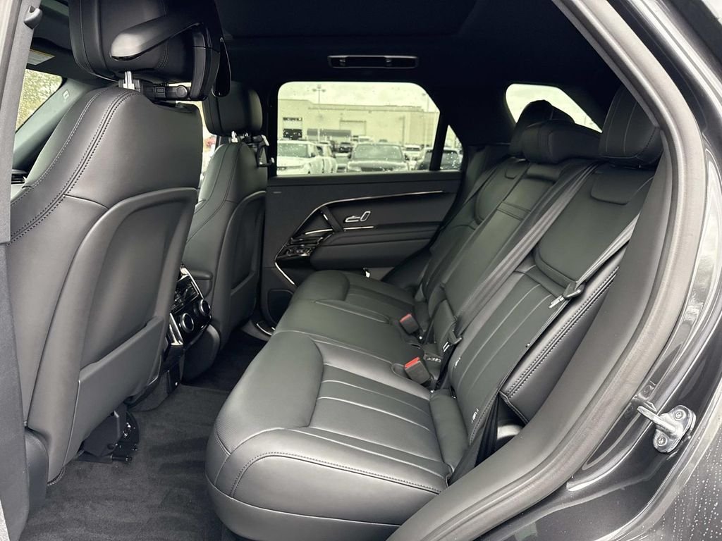 New 2026 Carpathian Grey Land Rover SE image 16