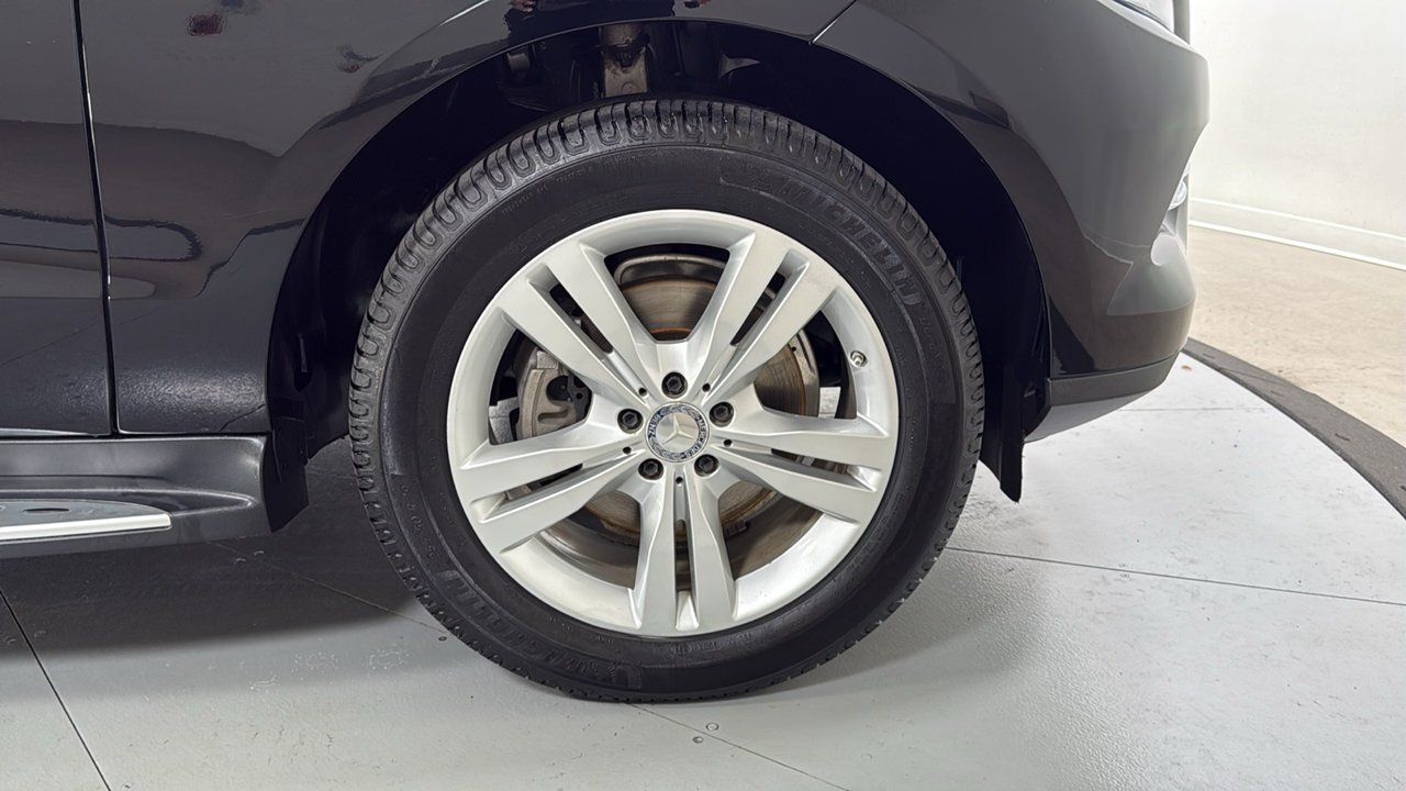 Used 2015 Black Mercedes-Benz ML 350 image 21