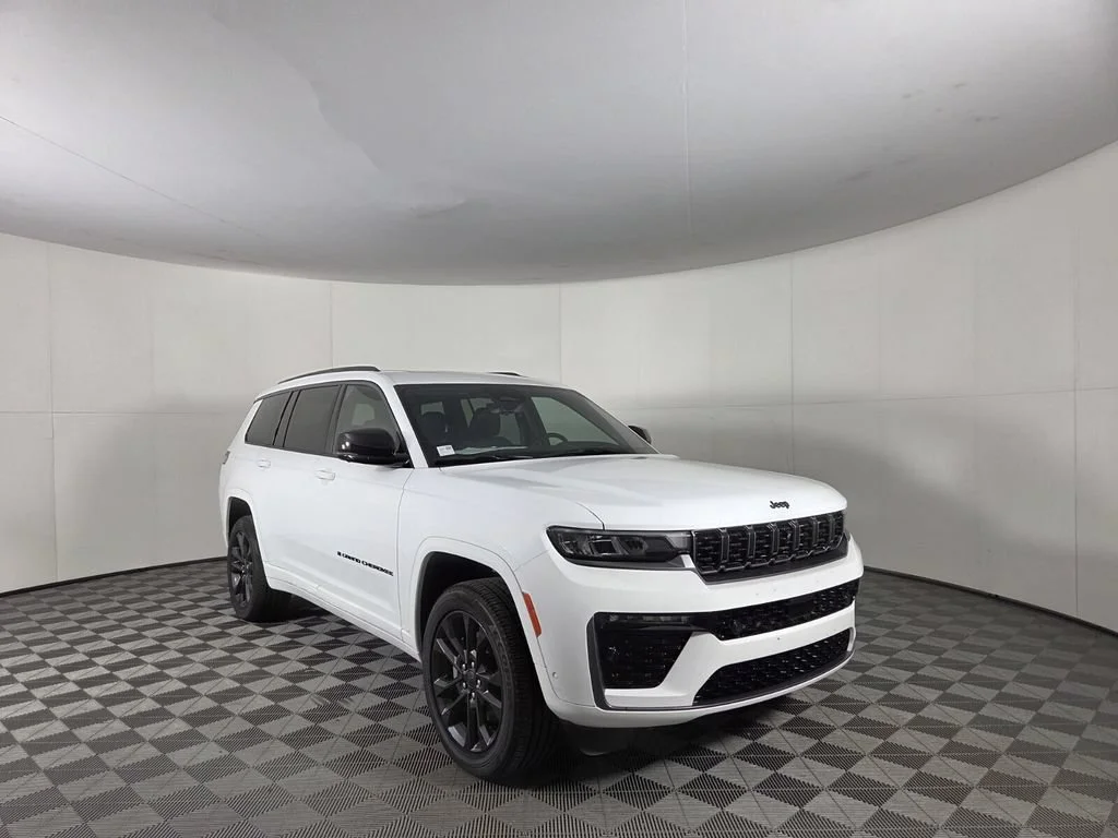 New 2026 Bright White Clear-Coat Exterior Paint Jeep Limited Reserve image 2