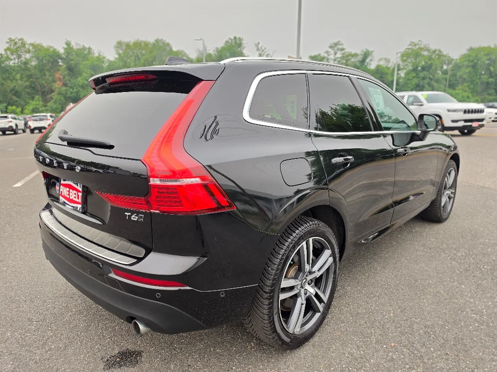 Used 2019 Onyx Black Metallic Volvo T6 Momentum image 22