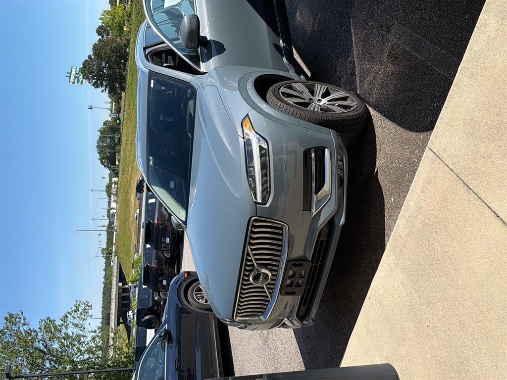 Used 2020 Thunder Grey Metallic Volvo Inscription image 2