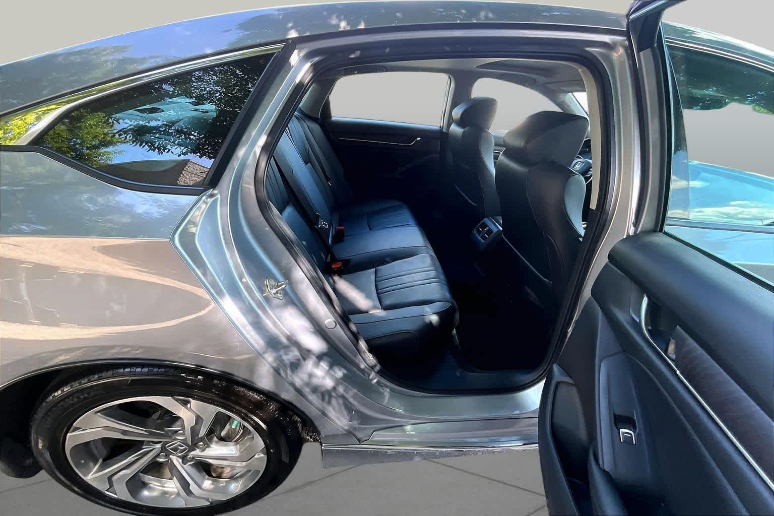 Used 2020 Lunar Silver Metallic Honda EX-L image 21