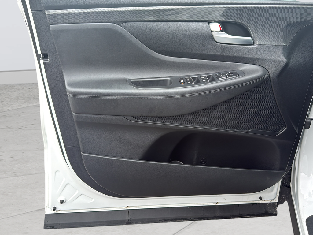 Used 2023 White Hyundai SEL image 23