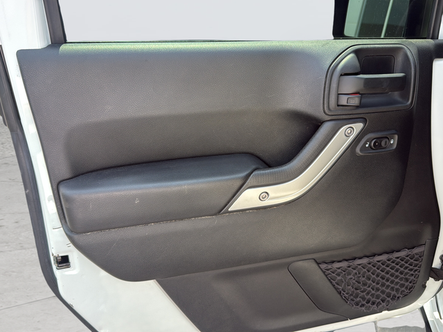 Used 2017 White Jeep Unlimited Sahara image 24