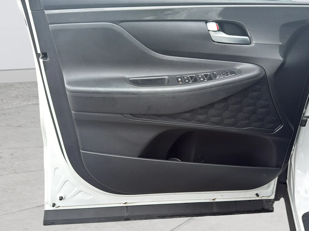 Used 2023 White Hyundai SEL image 23