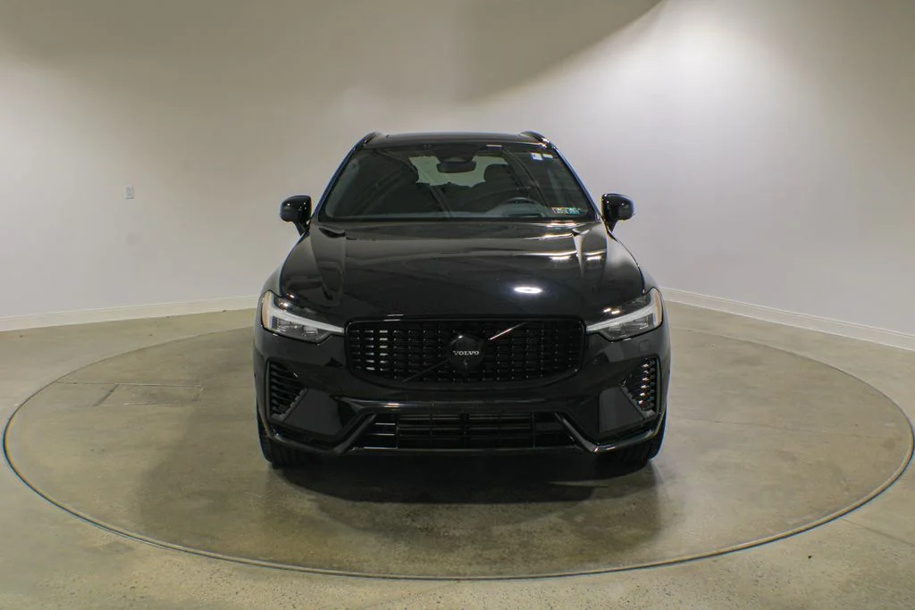 Certified Used 2024 Onyx Black Metallic Volvo Ultimate image 8