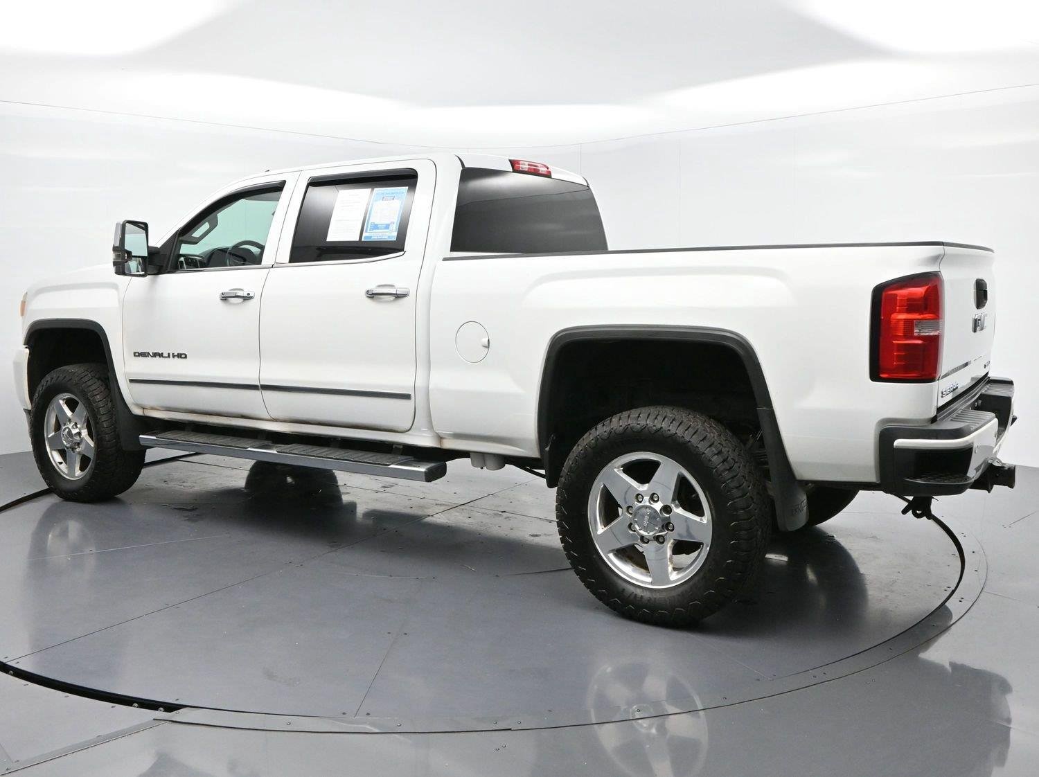 Used 2015 Summit White GMC Denali image 5