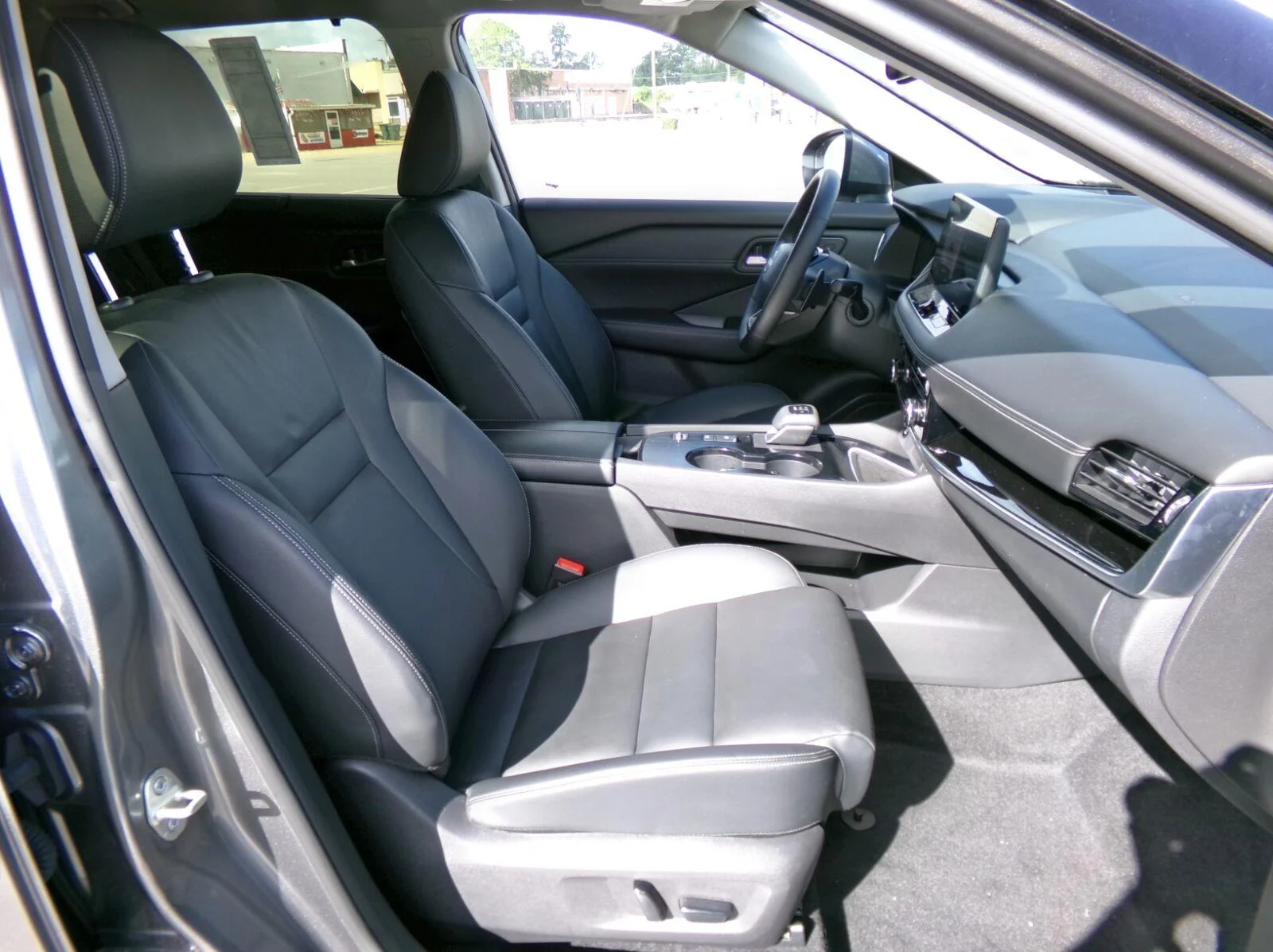 Used 2025 Gun Metallic Nissan SL image 16