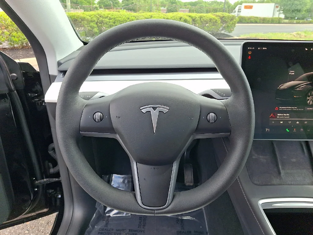 Used 2023  Tesla Long Range image 26