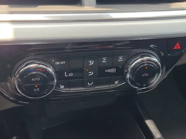 New 2026 Summit White Chevrolet LT image 32