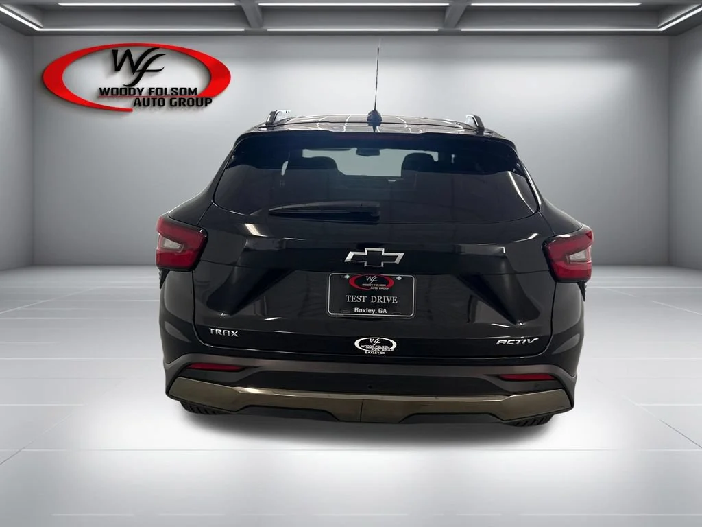New 2026 Mosaic Black Metallic Chevrolet ACTIV image 7