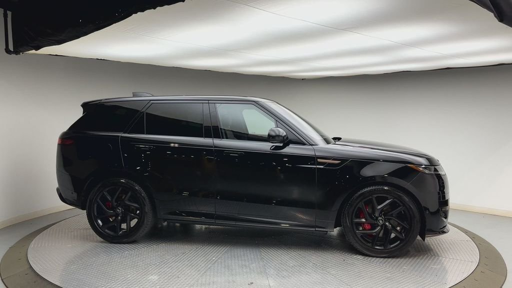 Used 2023 Santorini Black Metallic Land Rover SE Dynamic image 9