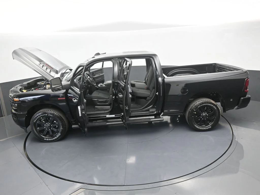 New 2026 Diamond Black Crystal Pearl-Coat Exterior Paint RAM Tradesman image 53