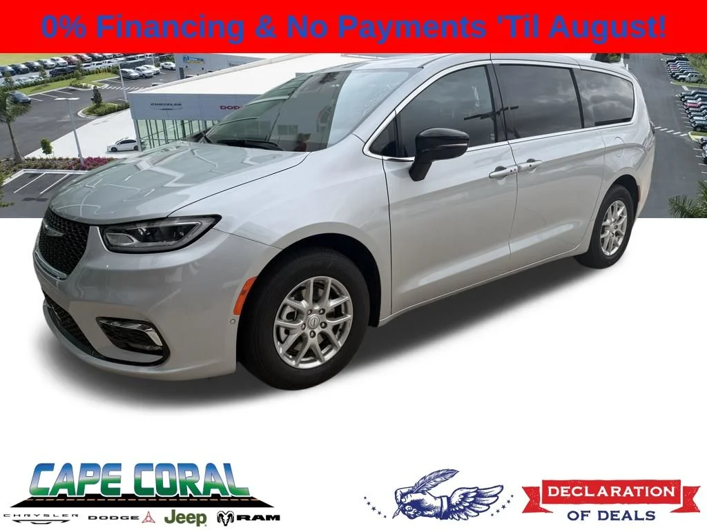 2026 Chrysler Pacifica Select's photo