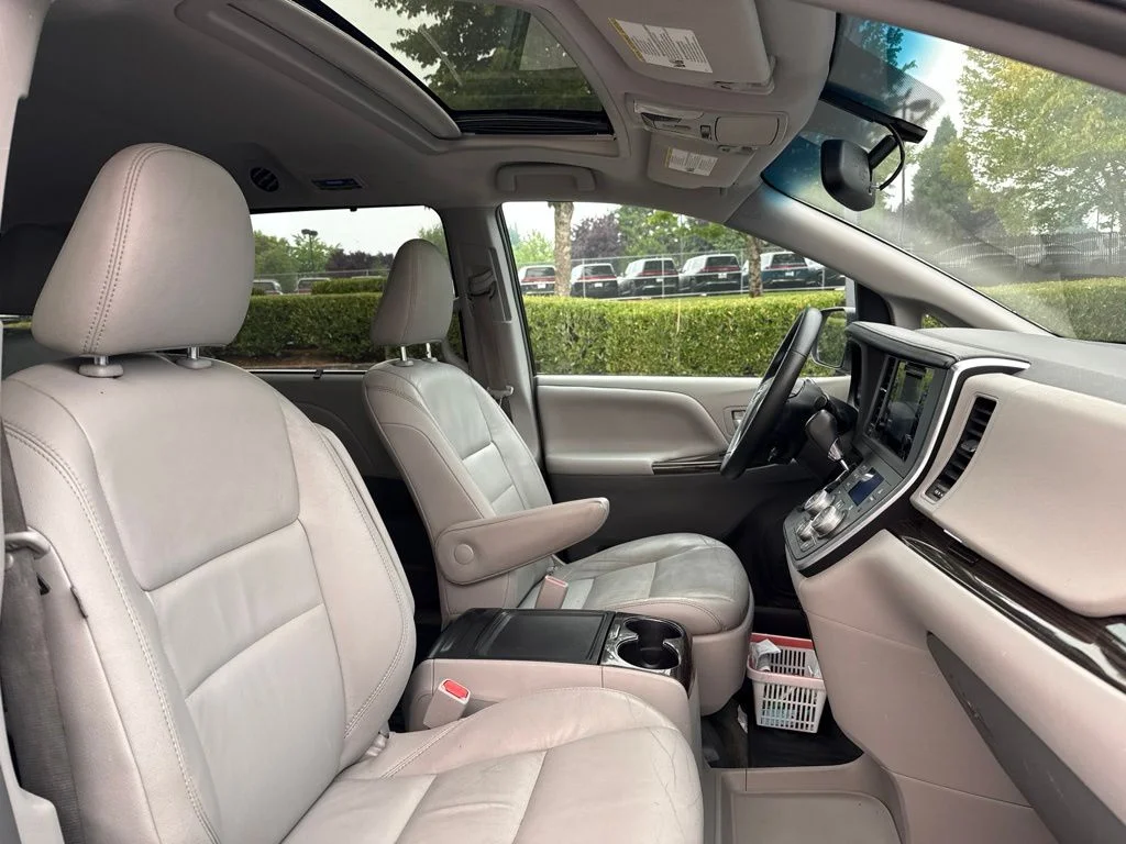 Used 2015 Blizzard Pearl Toyota XLE image 23