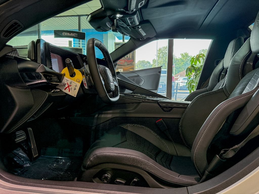 2026 Chevrolet Corvette 2LT - Photo 16