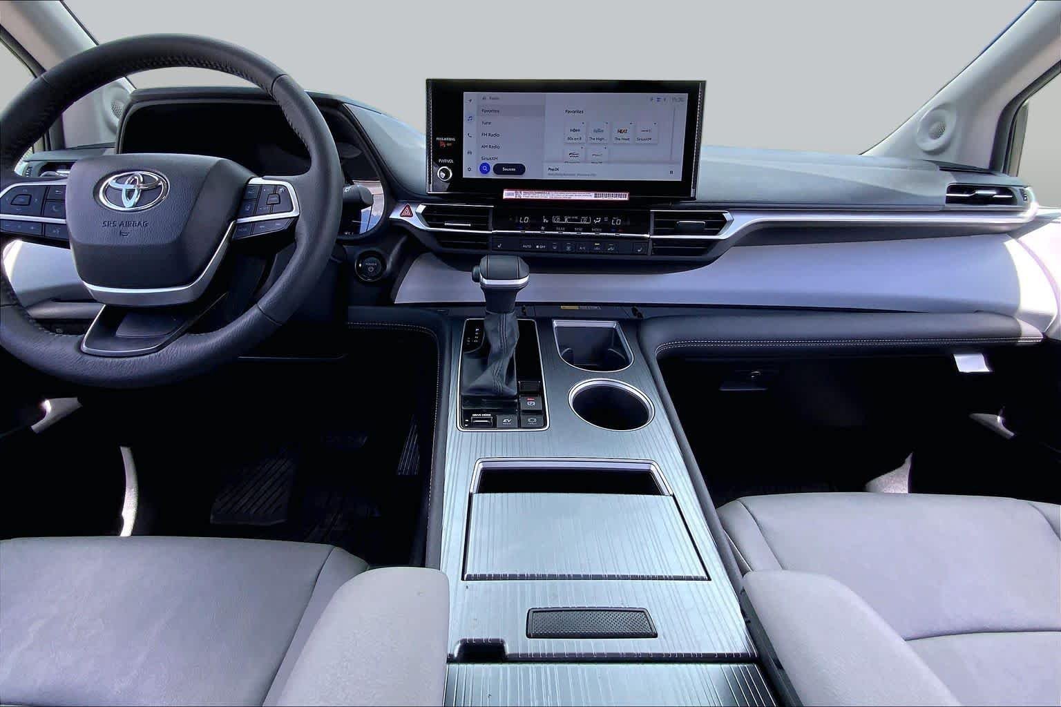 Used 2025 Wind Chill Pearl Toyota XLE image 15