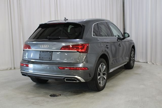Used 2023 Daytona Gray Pearl Effect Audi 45 S line Premium image 27