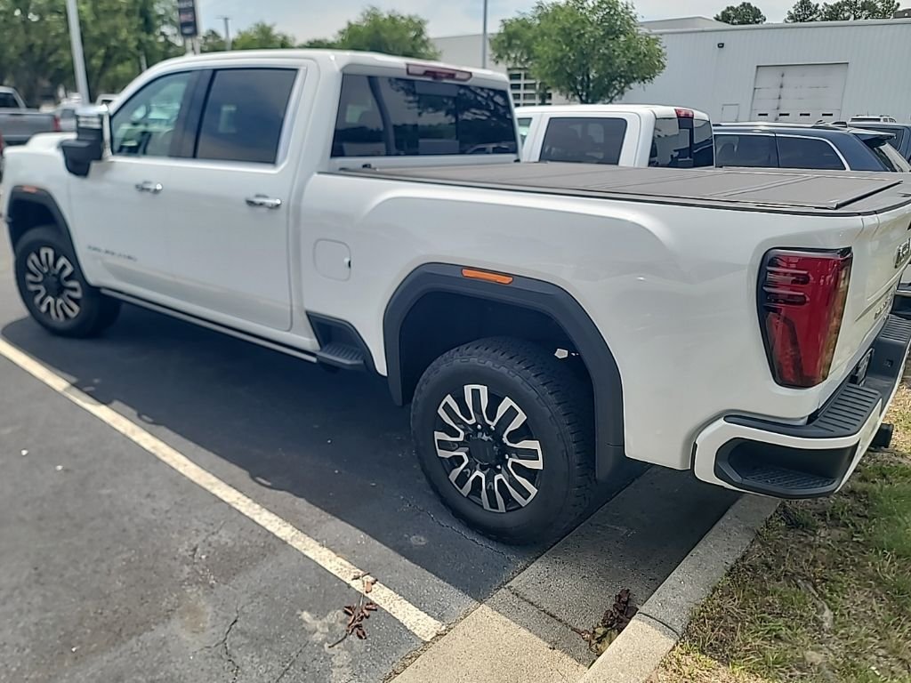 Used 2025 White GMC Denali Ultimate image 4