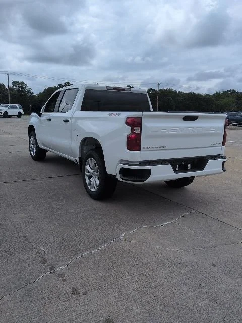 New 2026 Summit White Chevrolet Custom image 5