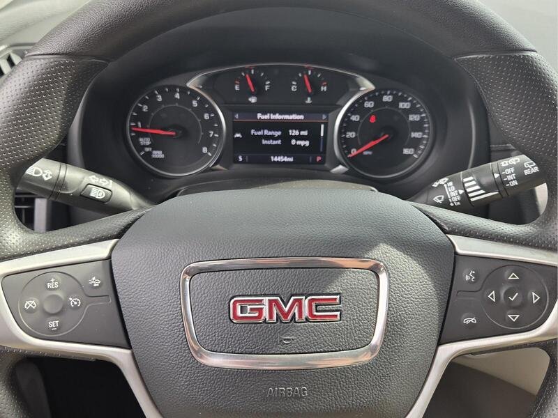Used 2023 Marine Metallic GMC FWD 4DR SLE image 31