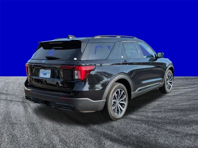New 2026 Agate Black Metallic Ford ST-Line image 4