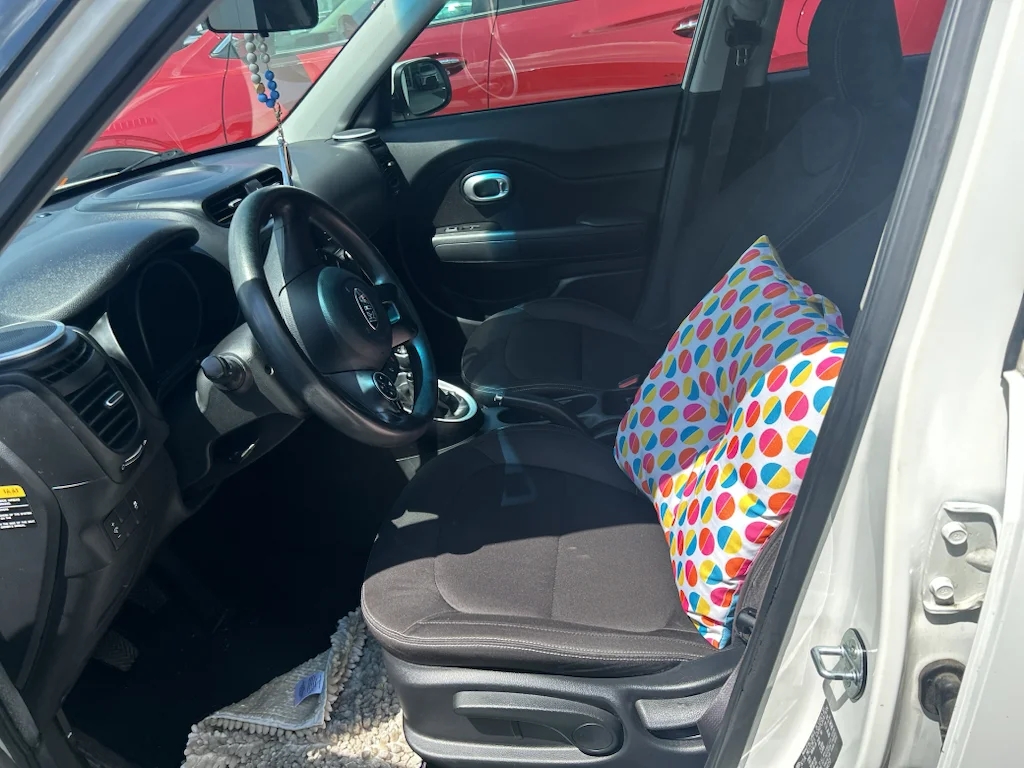 Used 2016 White Kia Base image 2