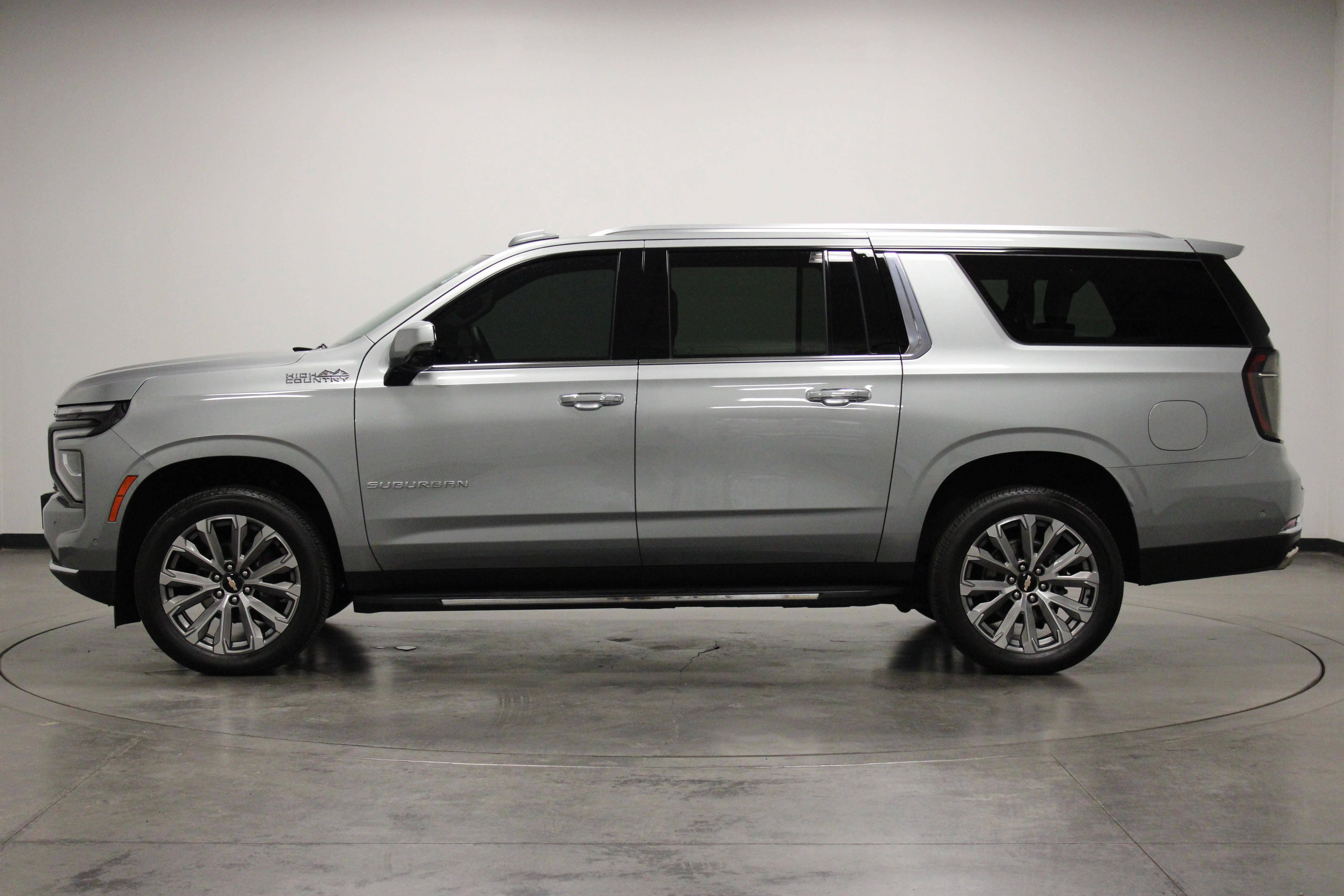 Used 2025 Sterling Gray Metallic Chevrolet High Country image 5
